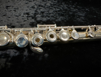 Photo Used Pearl PFL-761 Flute with Open Holes, Solid Silver Headjoint #7344